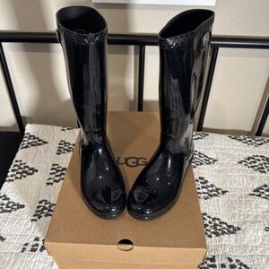 UGG Rain Boot for Women, Size US 6 - Patent Black